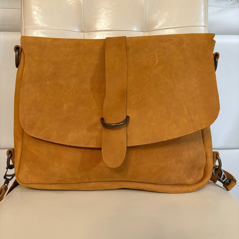 Love41 Koroha Messenger Leather Backpack in Tobacco